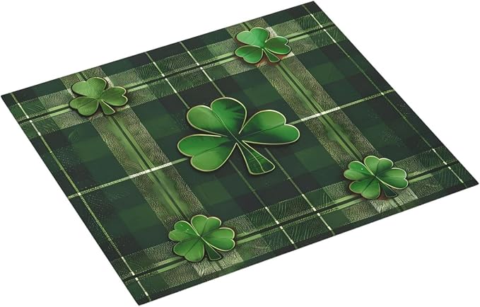 Buffalo Plaid Leaf Clover