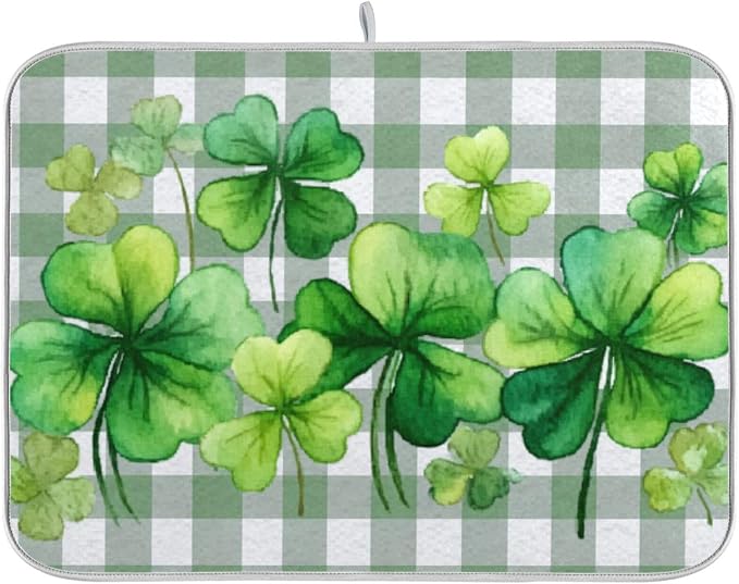 clovers on a checkered