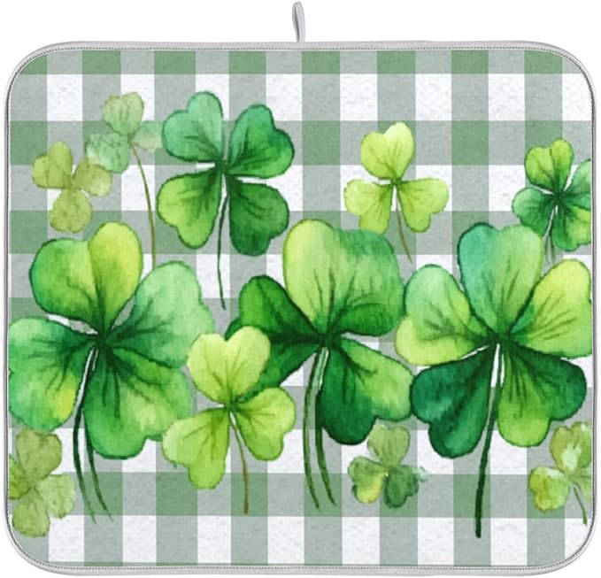 clovers on a checkered